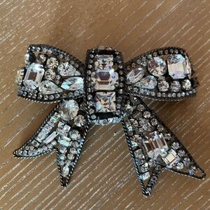 LAWRENCE LARRY VRBA Vintage Huge Clear Rhinestones Bow Ribbon Brooch Pin Costume